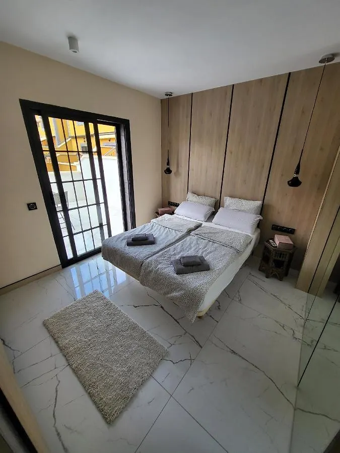 Sea View Luxury Apartment - Playa Del Duque Costa Adeje  0*, Costa Adeje (Tenerife)